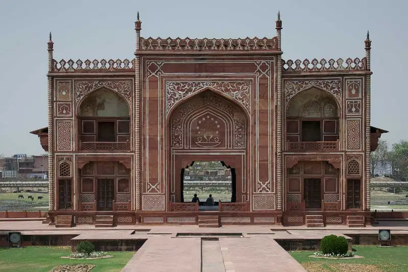 https://avathioutdoors.gumlet.io/travelGuide/dev/agra_P4156.jpg
