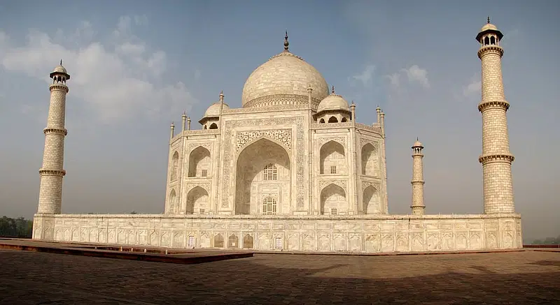https://avathioutdoors.gumlet.io/travelGuide/dev/agra_P6806.jpg