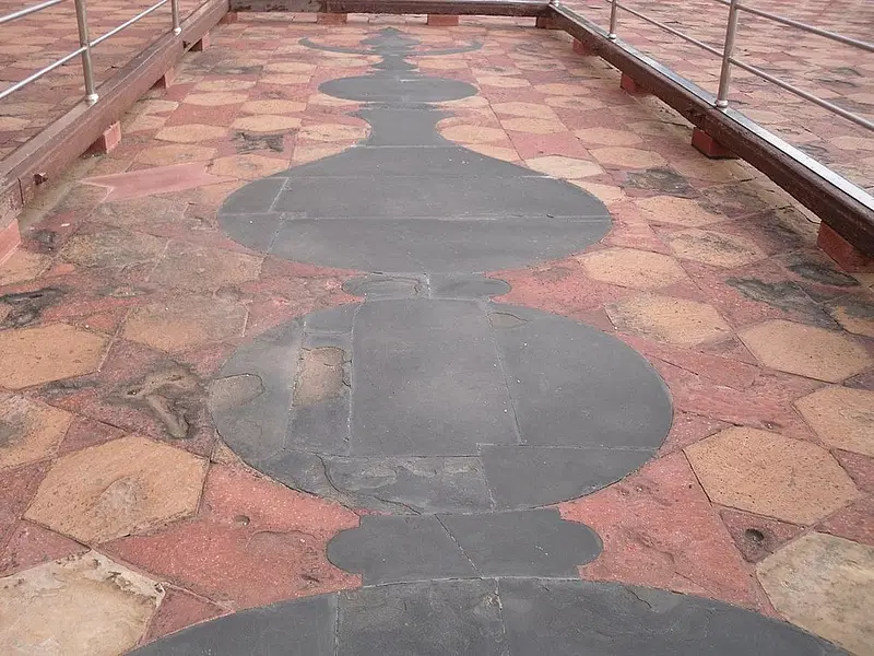https://avathioutdoors.gumlet.io/travelGuide/dev/agra_P7155.jpg