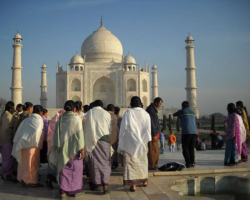 https://avathioutdoors.gumlet.io/travelGuide/dev/agra_P7811.jpg
