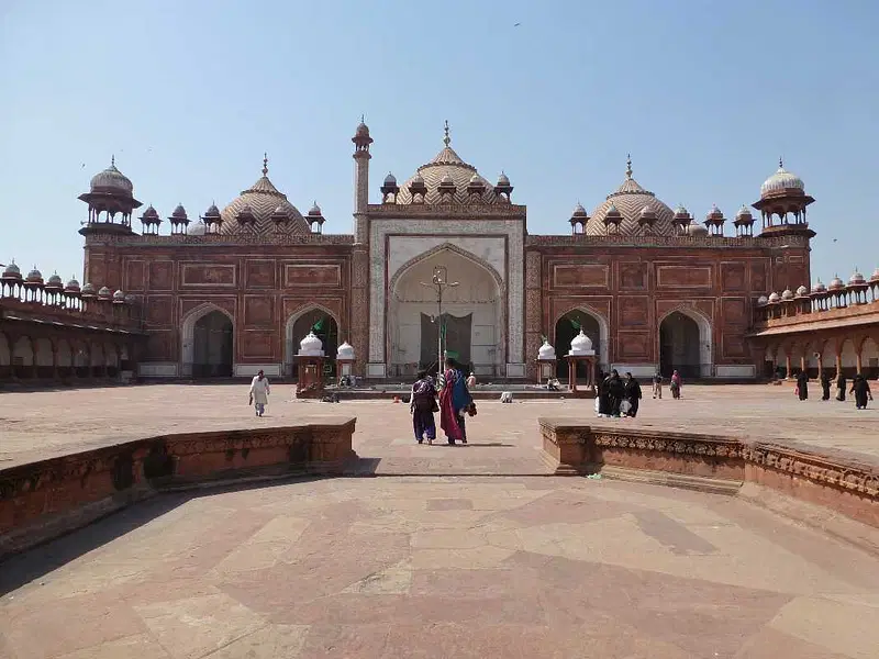 https://avathioutdoors.gumlet.io/travelGuide/dev/agra_P9379.jpg