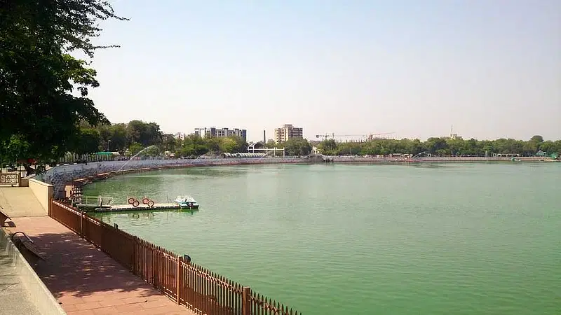 https://avathioutdoors.gumlet.io/travelGuide/dev/ahmedabad_P7127.jpg