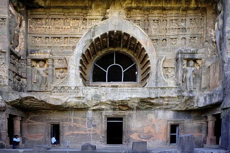 https://avathioutdoors.gumlet.io/travelGuide/dev/ajanta-and-ellora-caves_P1761.jpg