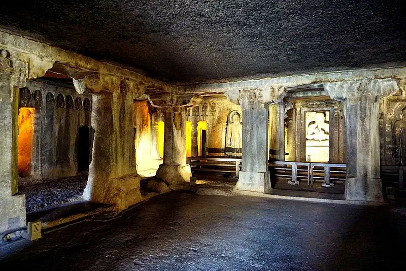 https://avathioutdoors.gumlet.io/travelGuide/dev/ajanta-and-ellora-caves_P6070.jpg