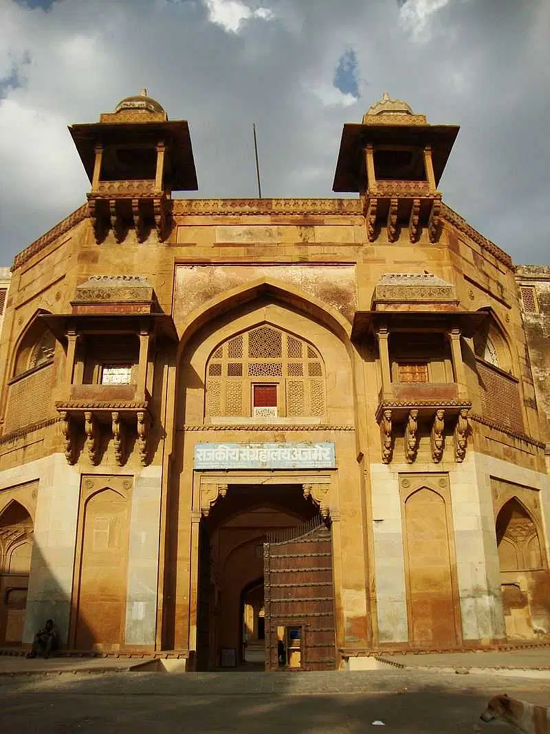 https://avathioutdoors.gumlet.io/travelGuide/dev/ajmer_P1602.jpg