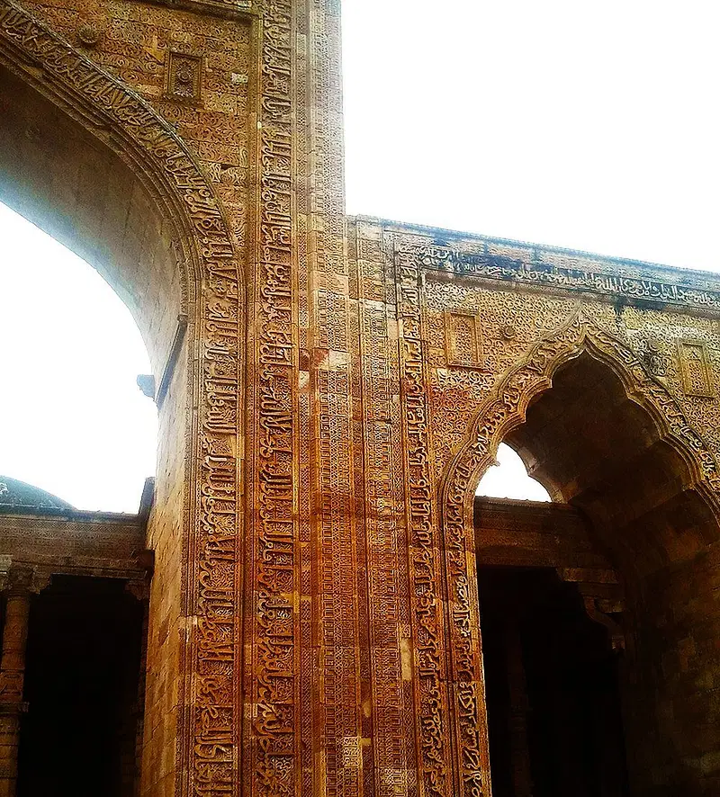 https://avathioutdoors.gumlet.io/travelGuide/dev/ajmer_P3255.jpg