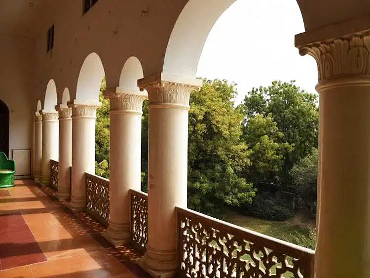 https://avathioutdoors.gumlet.io/travelGuide/dev/ajmer_P3441.jpg