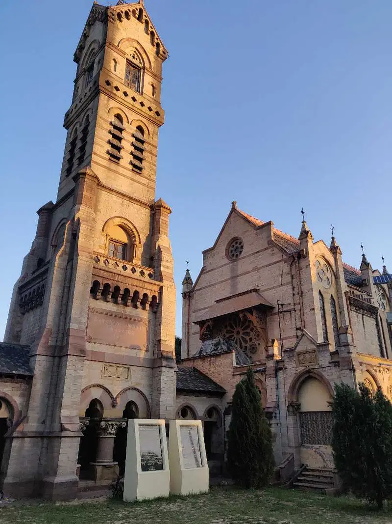 https://avathioutdoors.gumlet.io/travelGuide/dev/allahabad_P7744.jpg