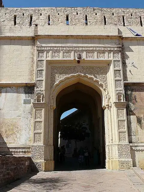 Explore the Majestic Jai Pol at Alwar Fortress