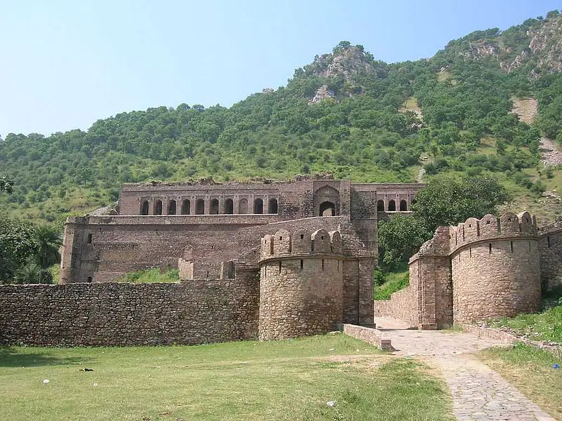 https://avathioutdoors.gumlet.io/travelGuide/dev/alwar_P8737.jpg