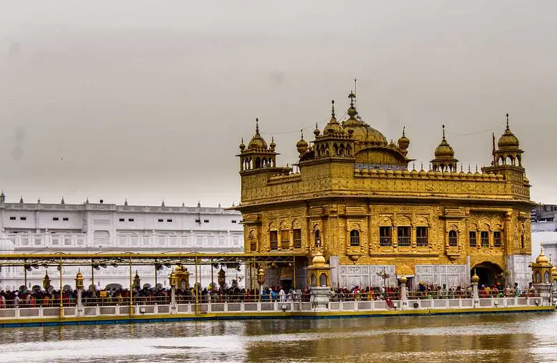 https://avathioutdoors.gumlet.io/travelGuide/dev/amritsar_P5115.jpg