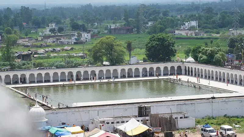 https://avathioutdoors.gumlet.io/travelGuide/dev/anandpur-sahib92362.jpg