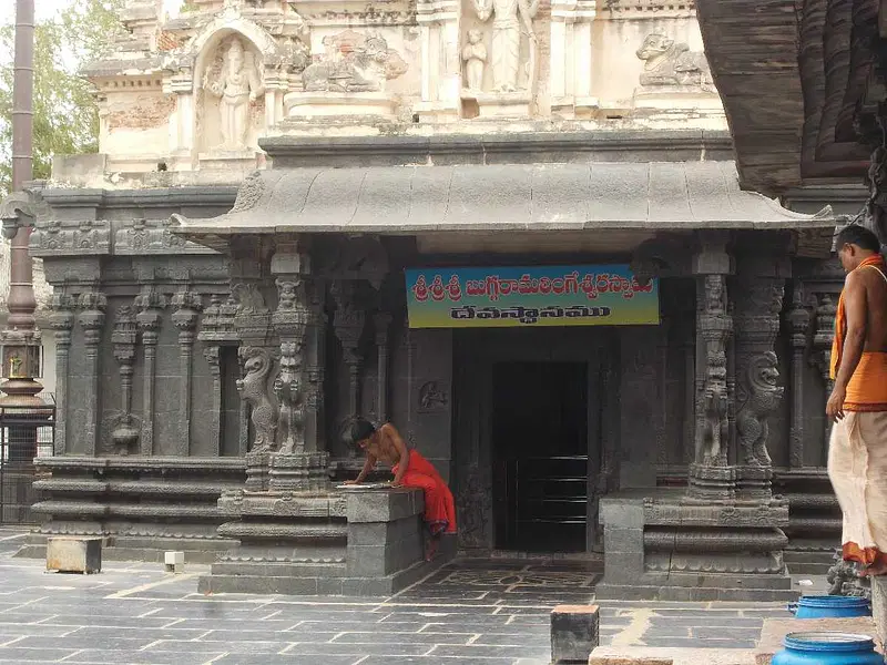 https://avathioutdoors.gumlet.io/travelGuide/dev/anantapur_P7081.jpg