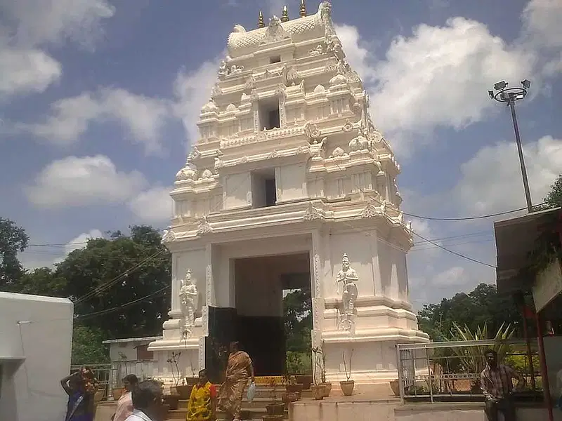 https://avathioutdoors.gumlet.io/travelGuide/dev/ananthagiri-hills_P1481.jpg