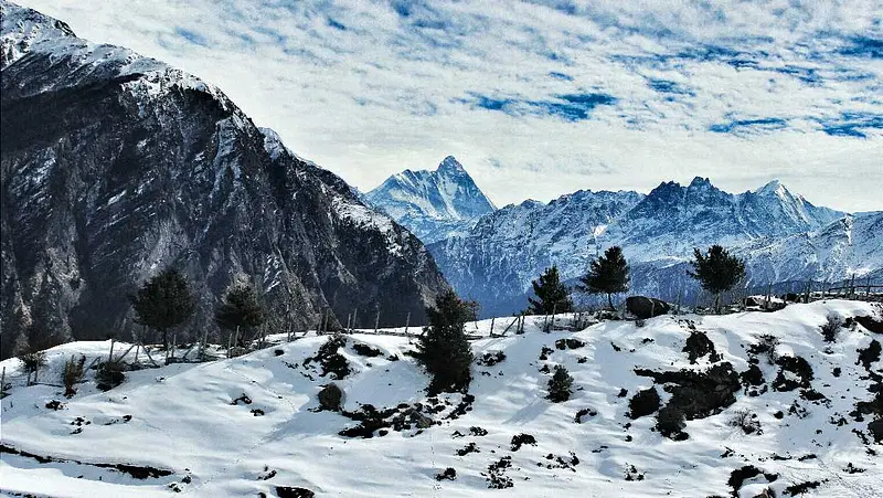 https://avathioutdoors.gumlet.io/travelGuide/dev/auli27613.jpg