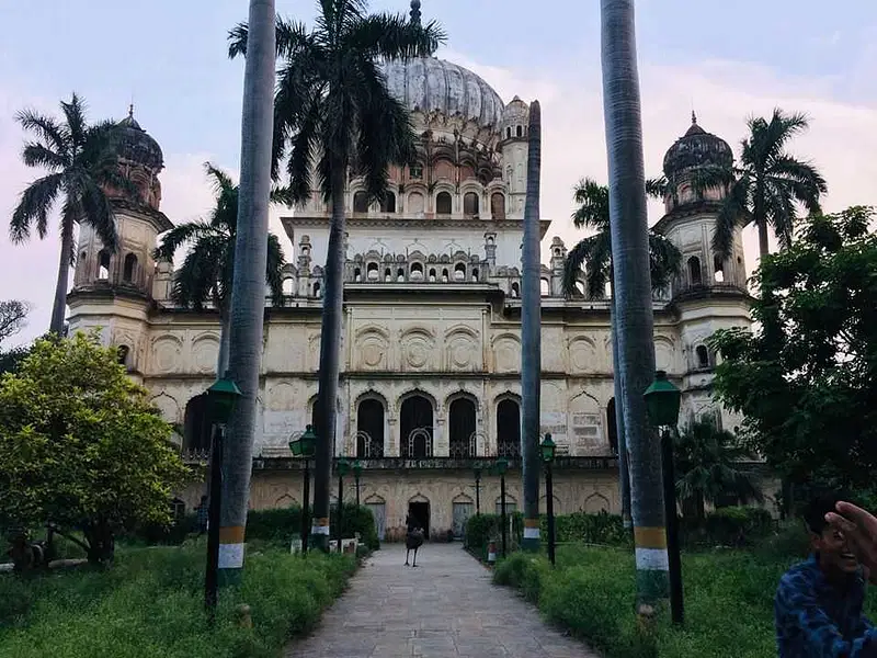 https://avathioutdoors.gumlet.io/travelGuide/dev/ayodhya_P1534.jpg