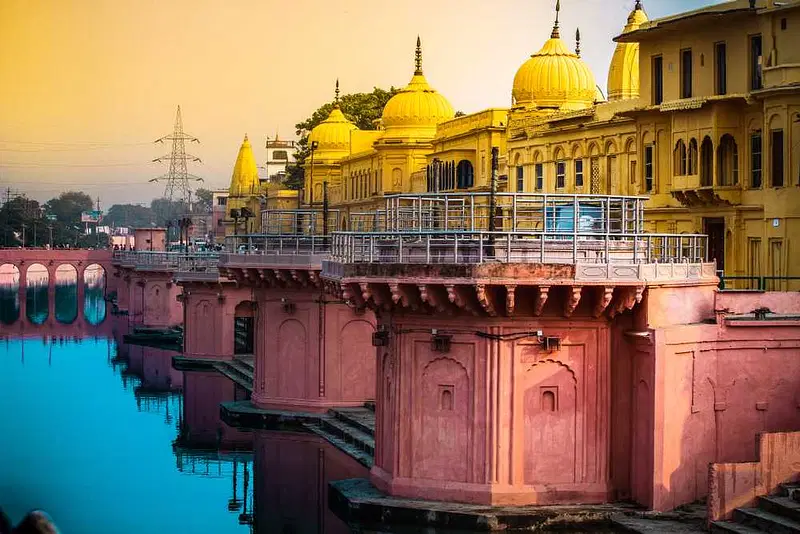 https://avathioutdoors.gumlet.io/travelGuide/dev/ayodhya_P6289.jpg