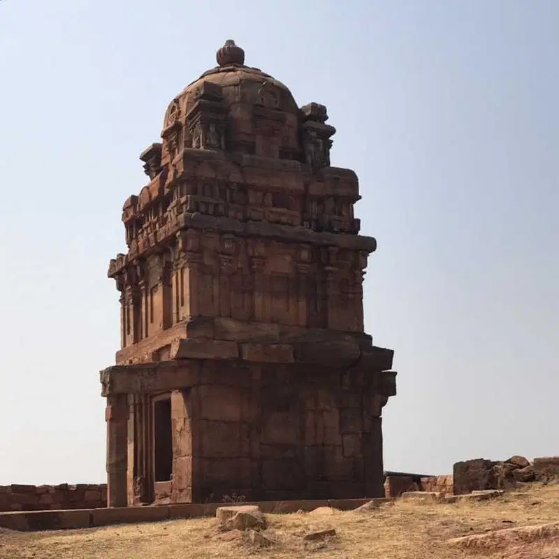 https://avathioutdoors.gumlet.io/travelGuide/dev/badami_P2219.jpg