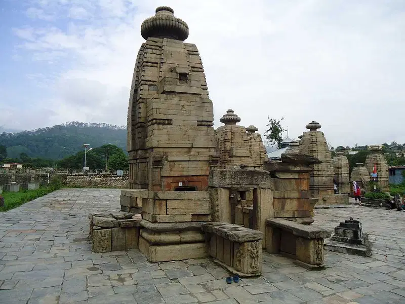 https://avathioutdoors.gumlet.io/travelGuide/dev/bageshwar_P8845.jpg