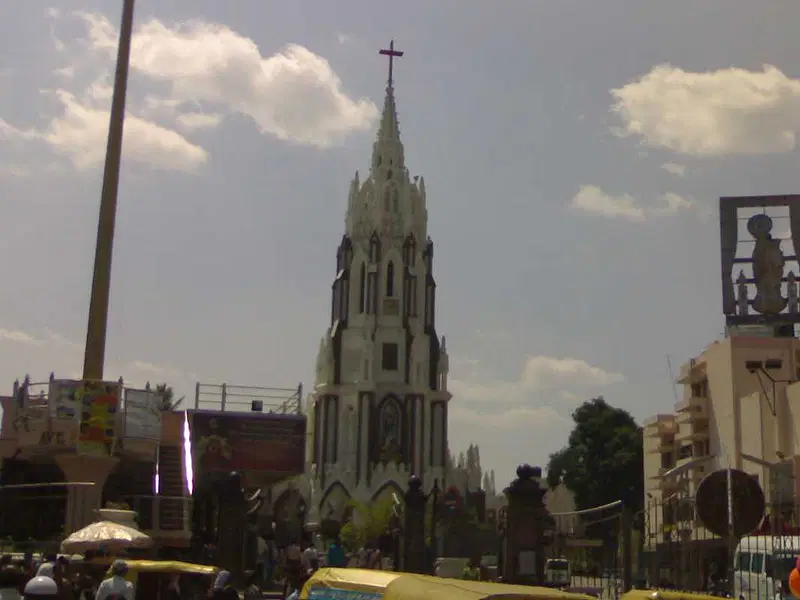 https://avathioutdoors.gumlet.io/travelGuide/dev/bangalore_P5868.jpg