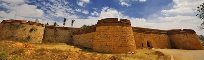 https://avathioutdoors.gumlet.io/travelGuide/dev/bangalore_P7448.jpg