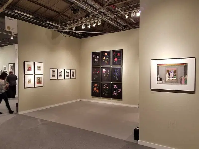 Explore Tasveer Art Gallery