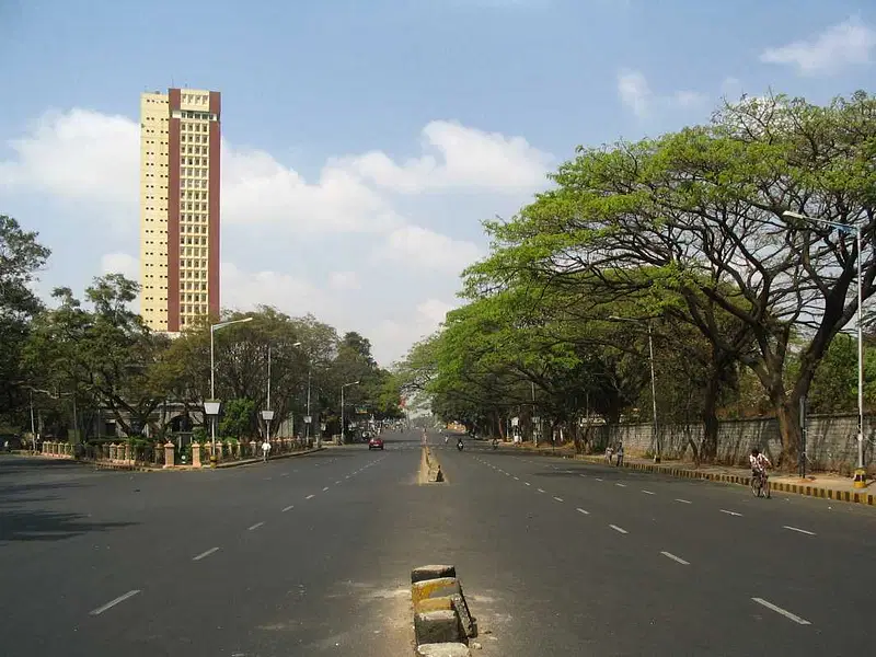 https://avathioutdoors.gumlet.io/travelGuide/dev/bangalore_P9372.jpg