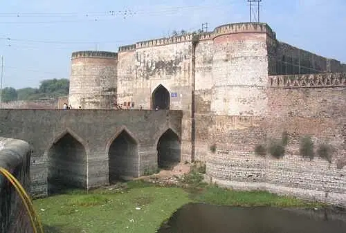 https://avathioutdoors.gumlet.io/travelGuide/dev/bharatpur_P9364.jpg