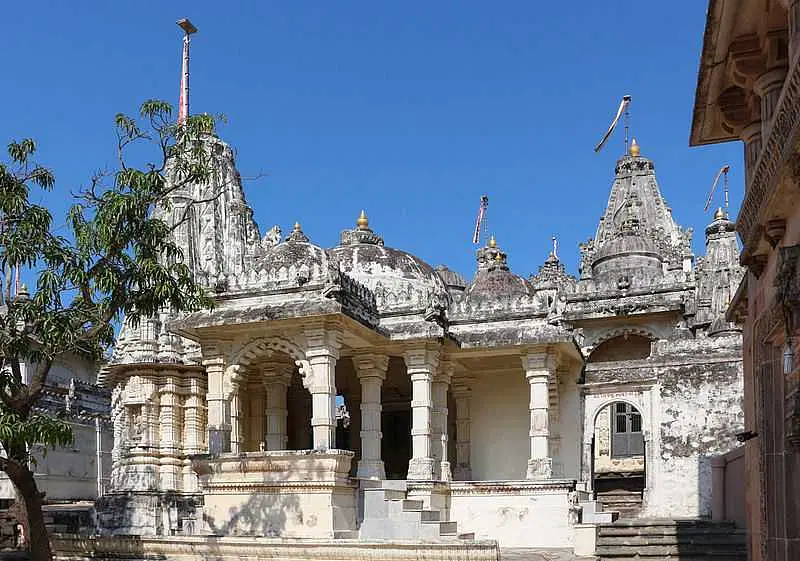 https://avathioutdoors.gumlet.io/travelGuide/dev/bhavnagar_P8079.jpg