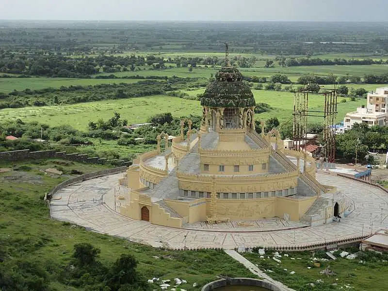 https://avathioutdoors.gumlet.io/travelGuide/dev/bhavnagar_P9623.jpg