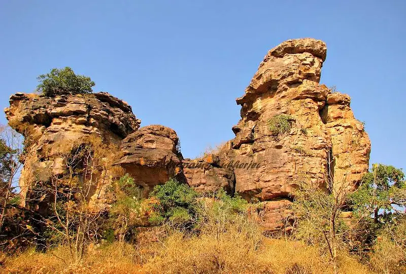 https://avathioutdoors.gumlet.io/travelGuide/dev/bhimbetka_P6018.jpg