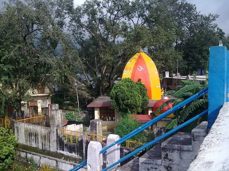 https://avathioutdoors.gumlet.io/travelGuide/dev/bhimtal27617.jpg