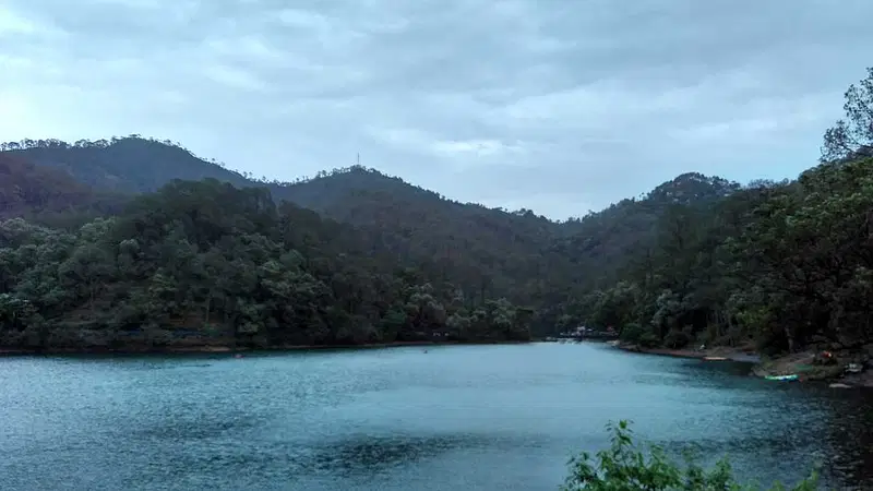 https://avathioutdoors.gumlet.io/travelGuide/dev/bhimtal87892.jpg