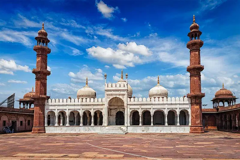 https://avathioutdoors.gumlet.io/travelGuide/dev/bhopal_P5900.jpg