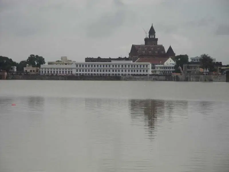 https://avathioutdoors.gumlet.io/travelGuide/dev/bhuj26660.jpg