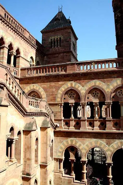 https://avathioutdoors.gumlet.io/travelGuide/dev/bhuj_P1137.jpg