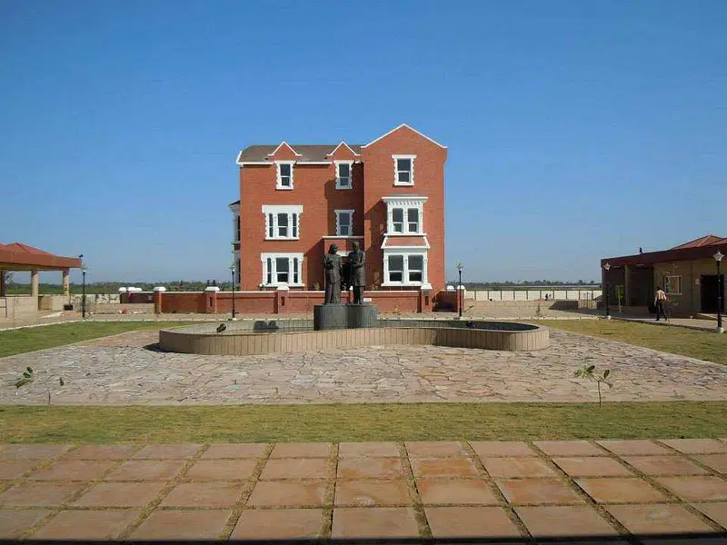 https://avathioutdoors.gumlet.io/travelGuide/dev/bhuj_P9026.jpg