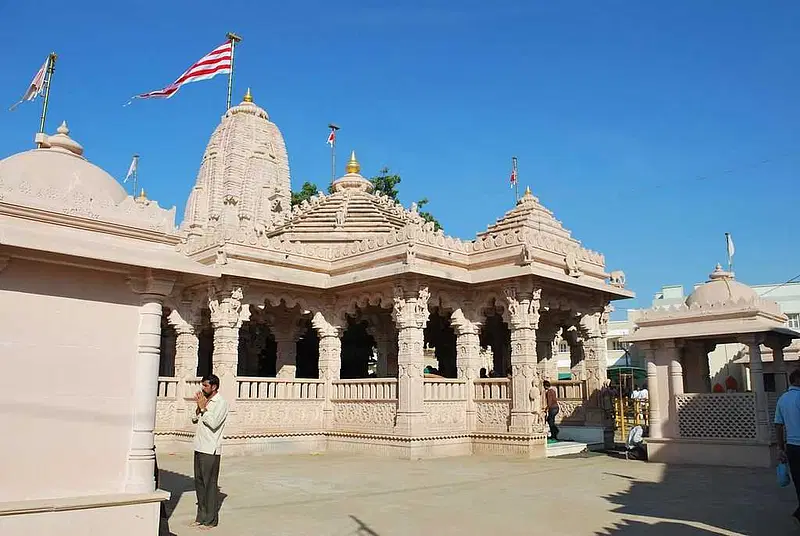 https://avathioutdoors.gumlet.io/travelGuide/dev/bhuj_P9342.jpg