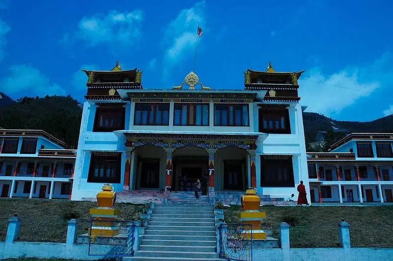 https://avathioutdoors.gumlet.io/travelGuide/dev/bomdila15162.jpg