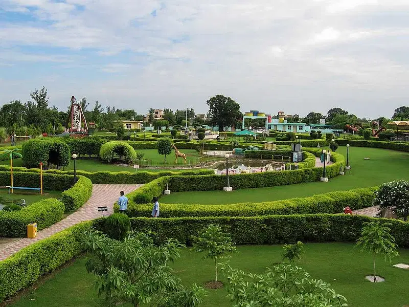 https://avathioutdoors.gumlet.io/travelGuide/dev/chandigarh80695.jpg