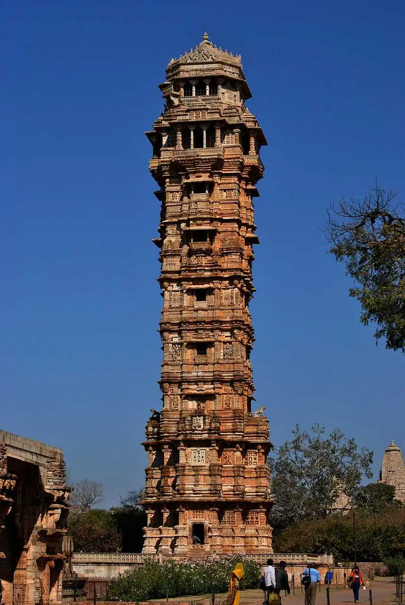 https://avathioutdoors.gumlet.io/travelGuide/dev/chittorgarh10655.jpg