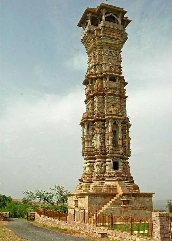 https://avathioutdoors.gumlet.io/travelGuide/dev/chittorgarh21142.jpg