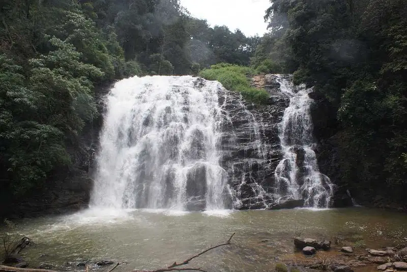 https://avathioutdoors.gumlet.io/travelGuide/dev/coorg_P1054.jpg
