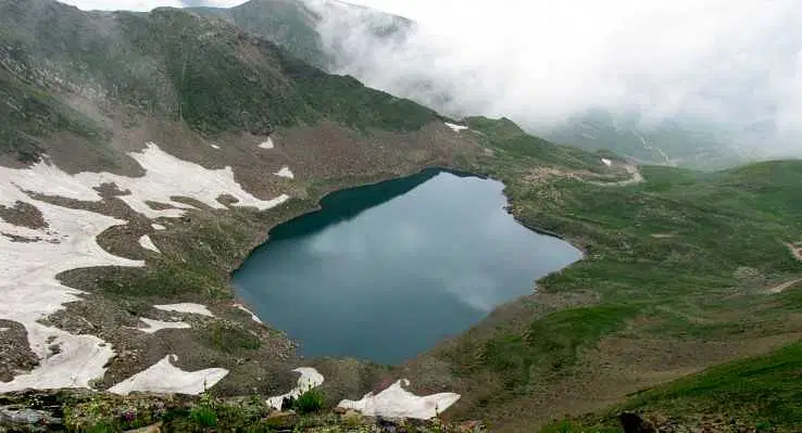 https://avathioutdoors.gumlet.io/travelGuide/dev/gulmarg_P6876.jpg