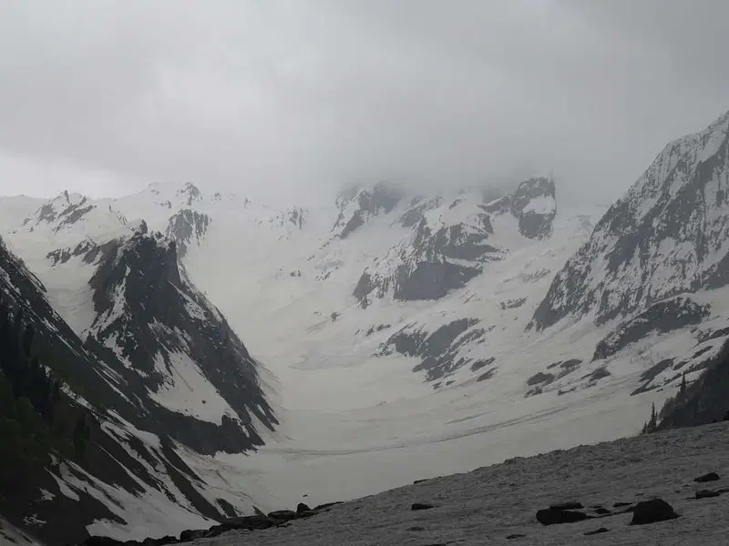 https://avathioutdoors.gumlet.io/travelGuide/dev/gulmarg_P9759.jpg
