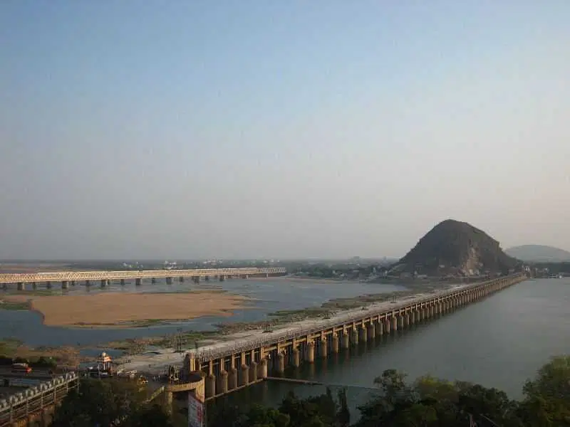 https://avathioutdoors.gumlet.io/travelGuide/dev/guntur_P9498.jpg