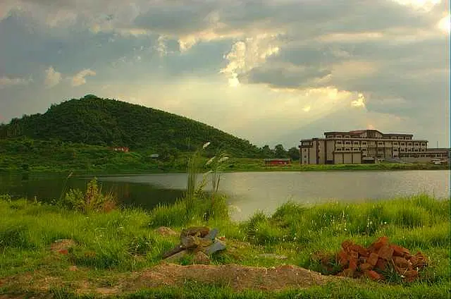 https://avathioutdoors.gumlet.io/travelGuide/dev/guwahati83321.jpg