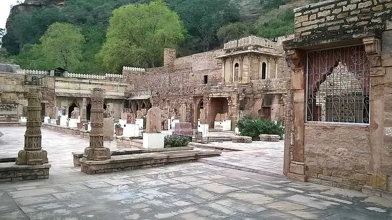https://avathioutdoors.gumlet.io/travelGuide/dev/gwalior_P9984.jpg