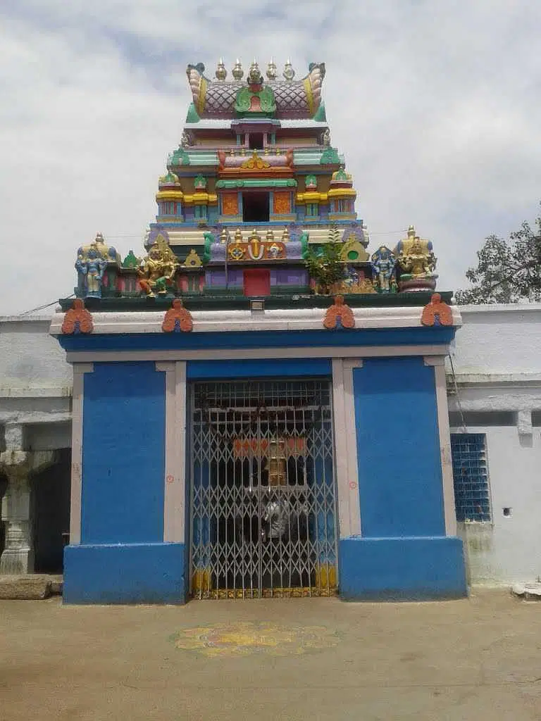 https://avathioutdoors.gumlet.io/travelGuide/dev/hyderabad_P5116.jpg