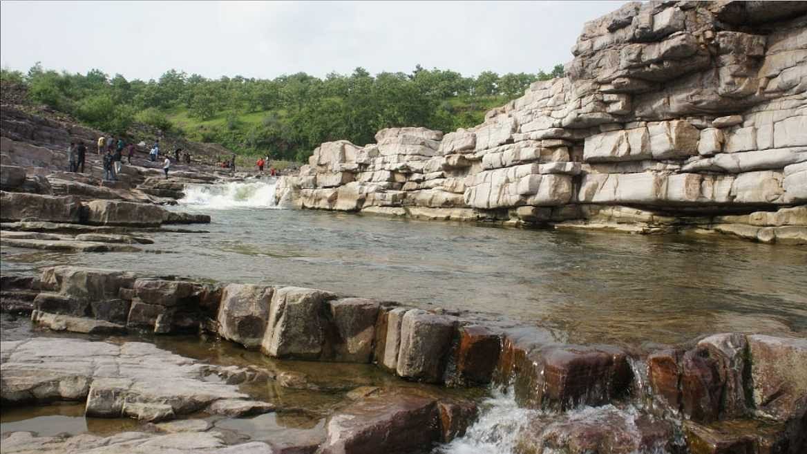 Explore Chidiya Bhadak Falls